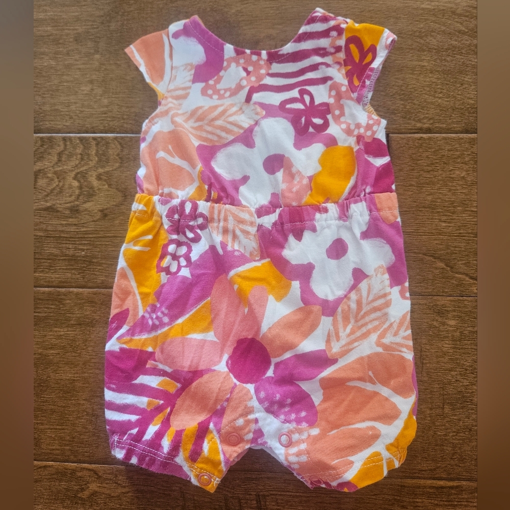 💝💝5/$25💝💝Carter's Pink and Orange Floral Romper